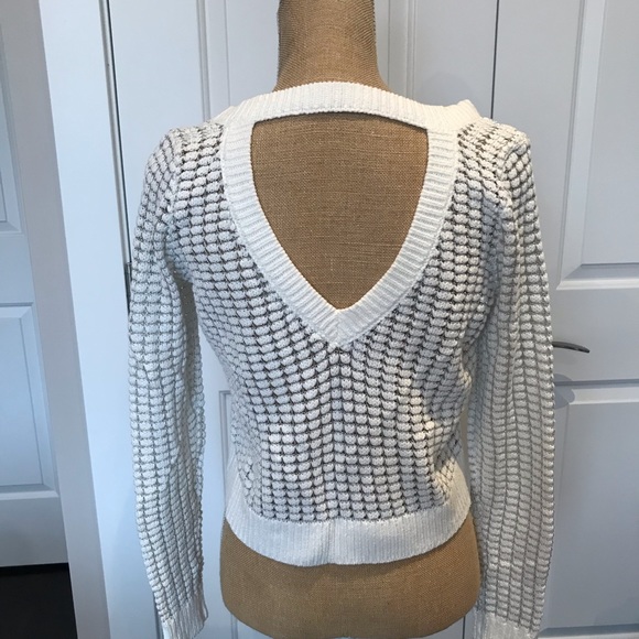 Guess Sweater - Picture 8 of 8